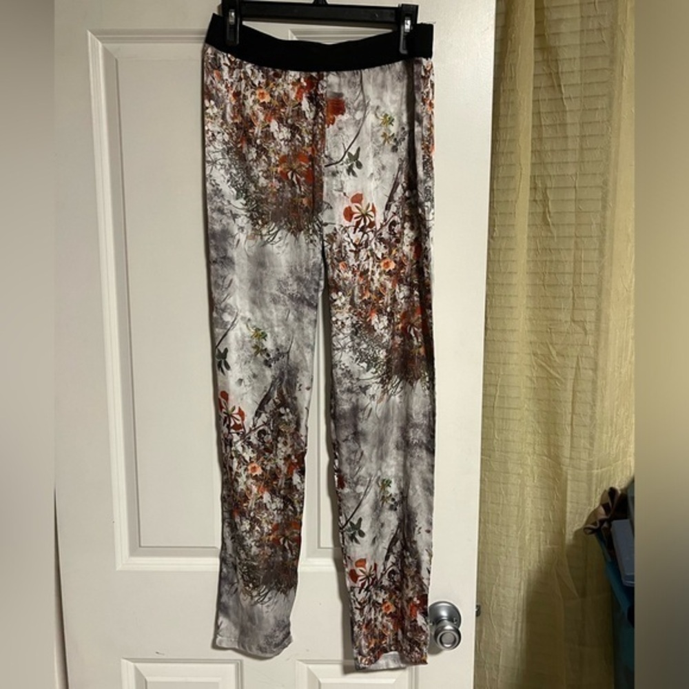 NWT Boohoo Floral Silky Relaxed Boho Pants - M/L
